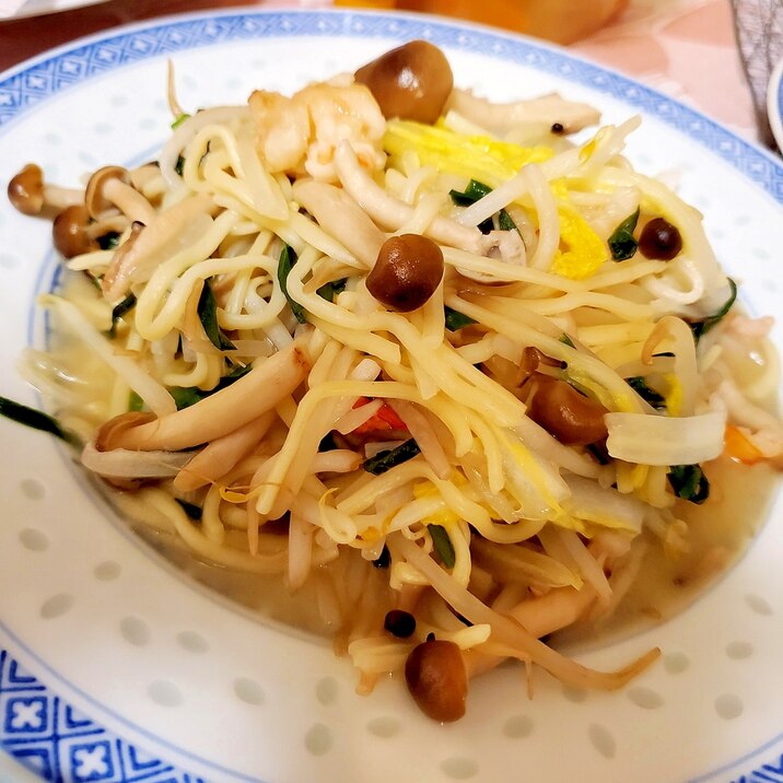 焼きそば麺で作る野菜たっぷり煮込みそば